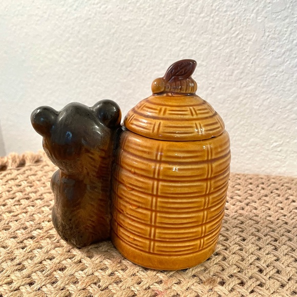 Vintage Honey Bear with Beehive Honey Pot - Picture 2 of 3